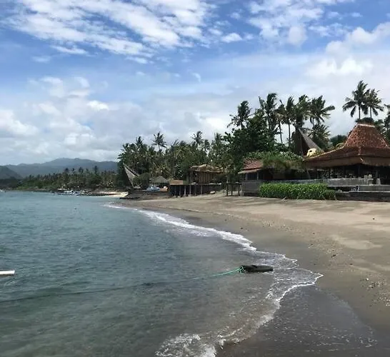 Spacious Private Pool Apartment-beachside *