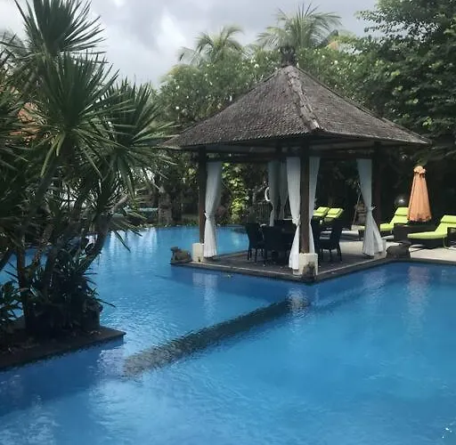 Spacious Private Pool Apartment-beachside Apartment